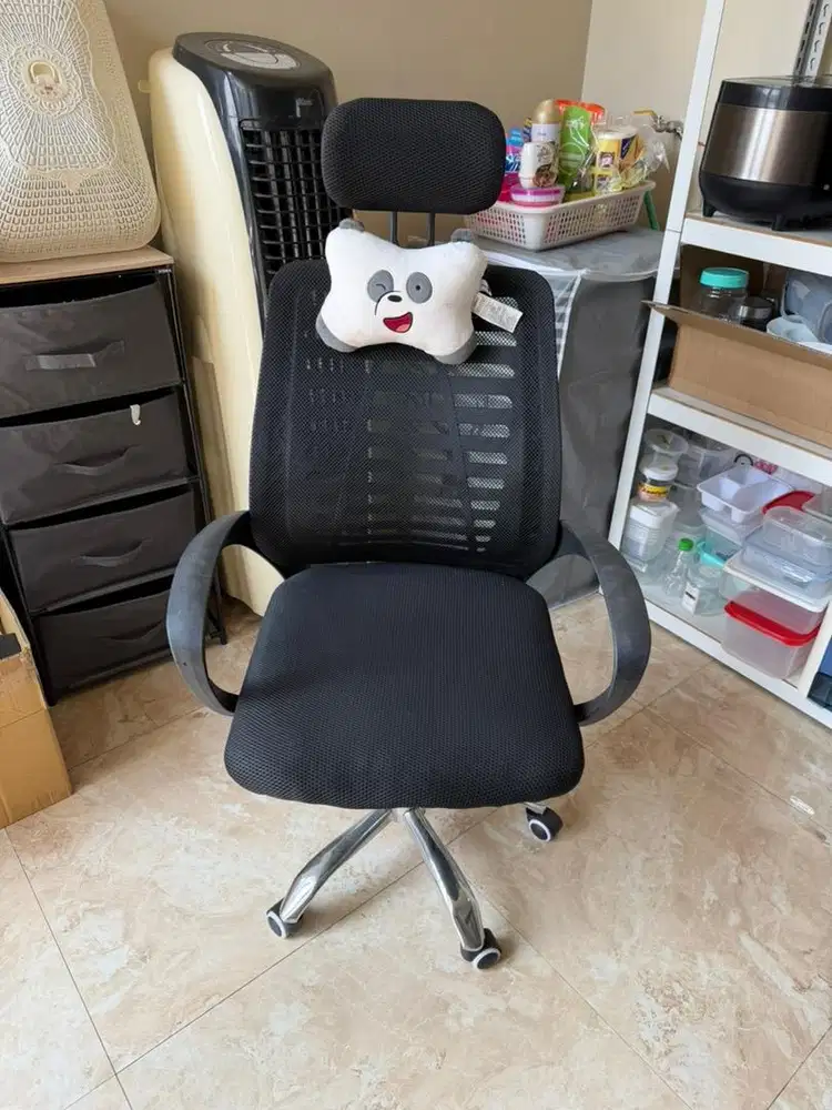 Kursi Kantor Hitam