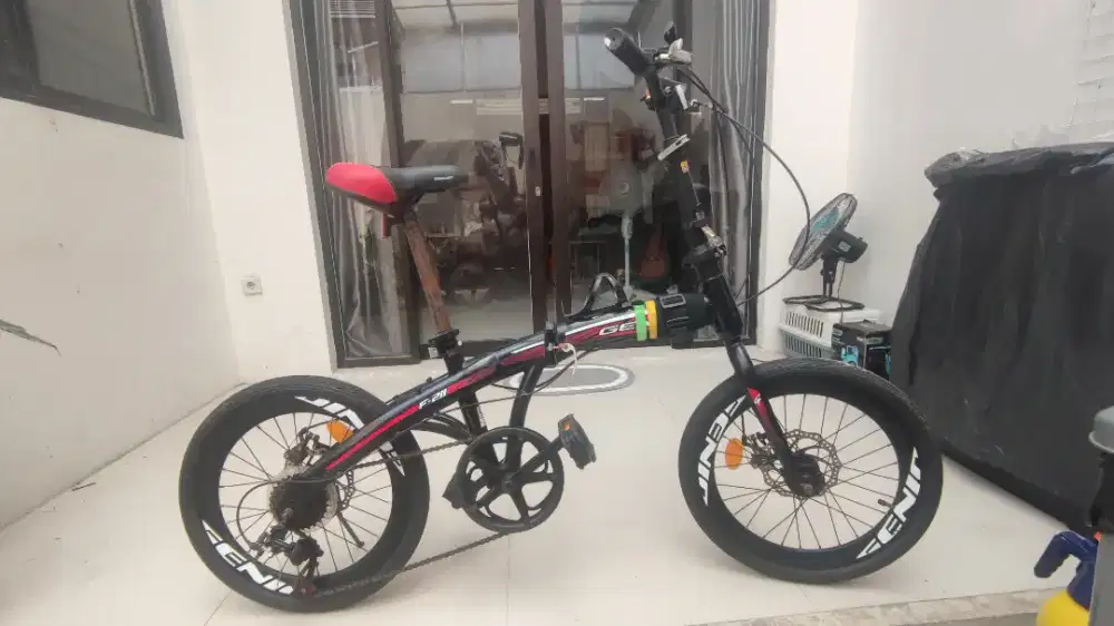 Sepeda Lipat Genio F211 20”