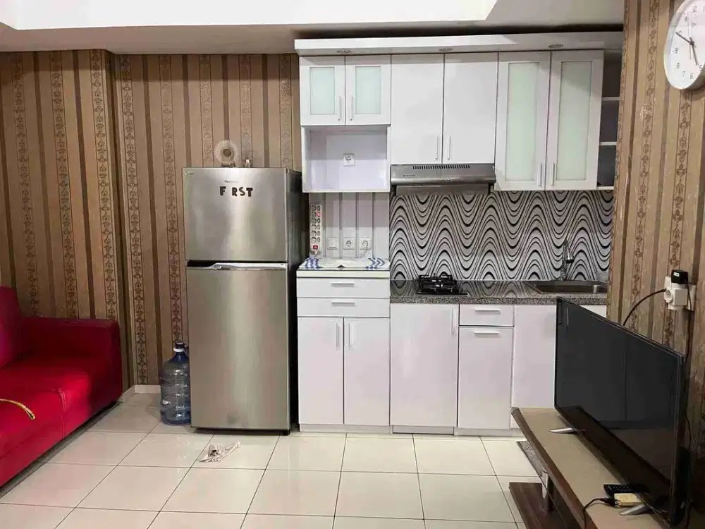 Di sewakan 2br full furnish apartemen green lake sunter tower 2 luas 42. posisi di hoek