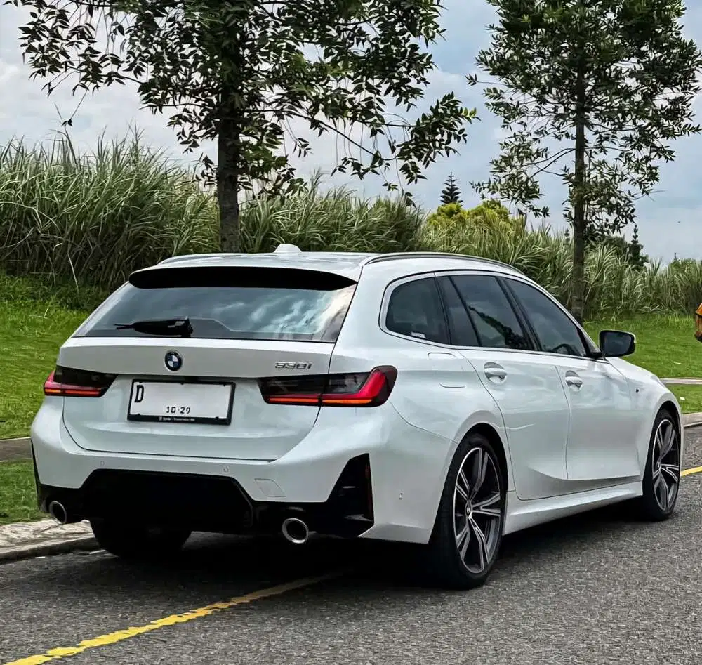 BMW 330i 2024 Bensin