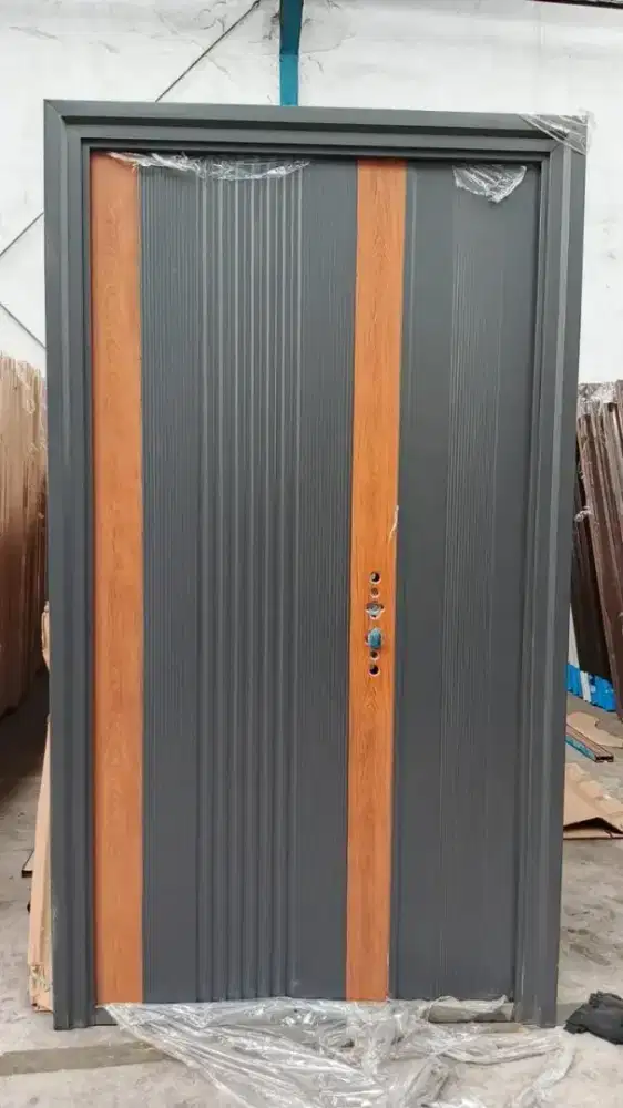 PINTU BAJA ELEGANT MINIMALIS