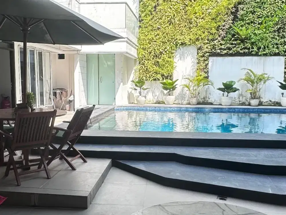 RUMAH MEWAH DI CIPETE UTARA JAKARTA SELATAN DENGAN PRIVATE POOL