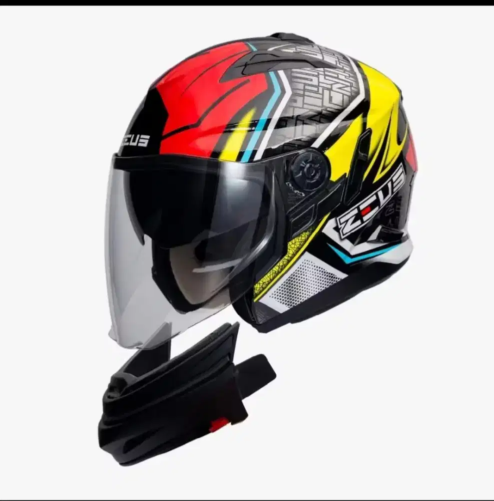 Helm zeus zs 613c mulus jarang d pake kekecilan