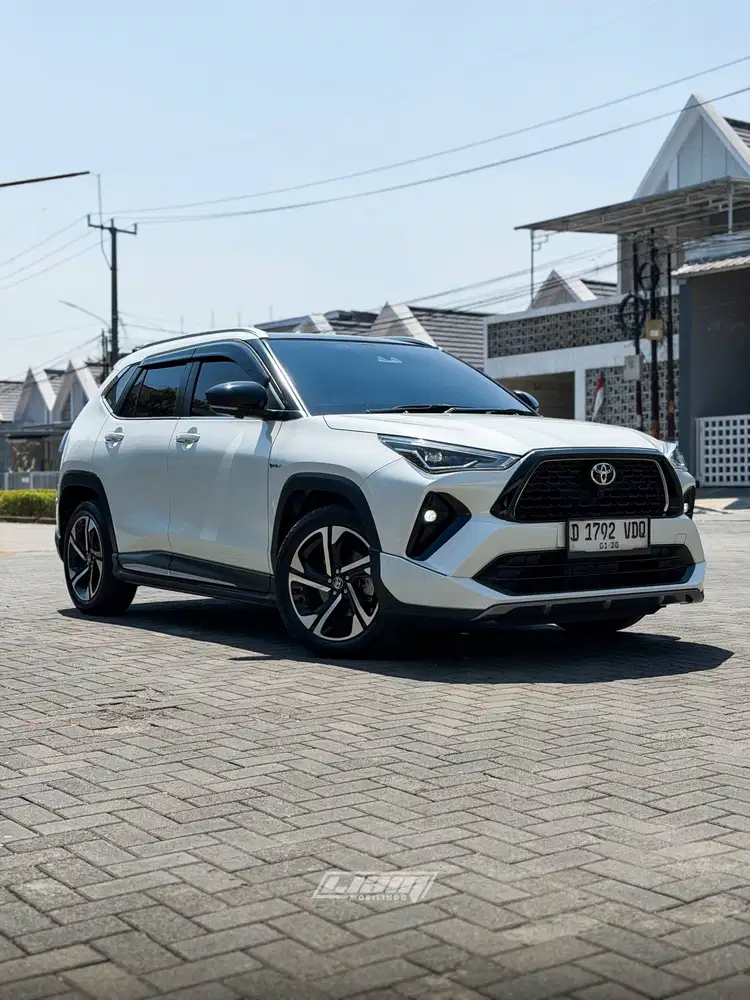 YARIS CROSS HYBRID