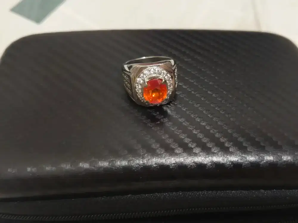 Batu natural sapphire