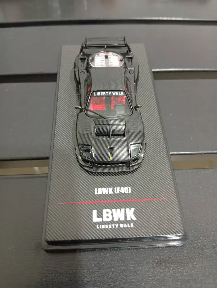 Inno64 Ferrari F40 LBWK Chrome Black