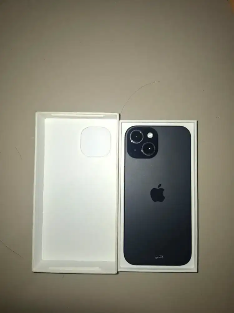 Iphone 15 128 ibox warna black BH 96% Fullset