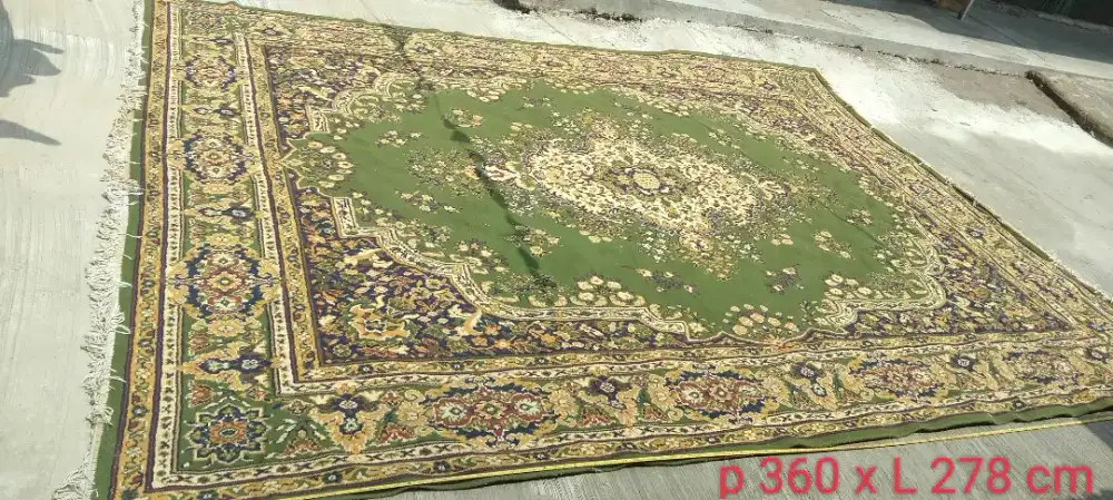Karpet permadani luas