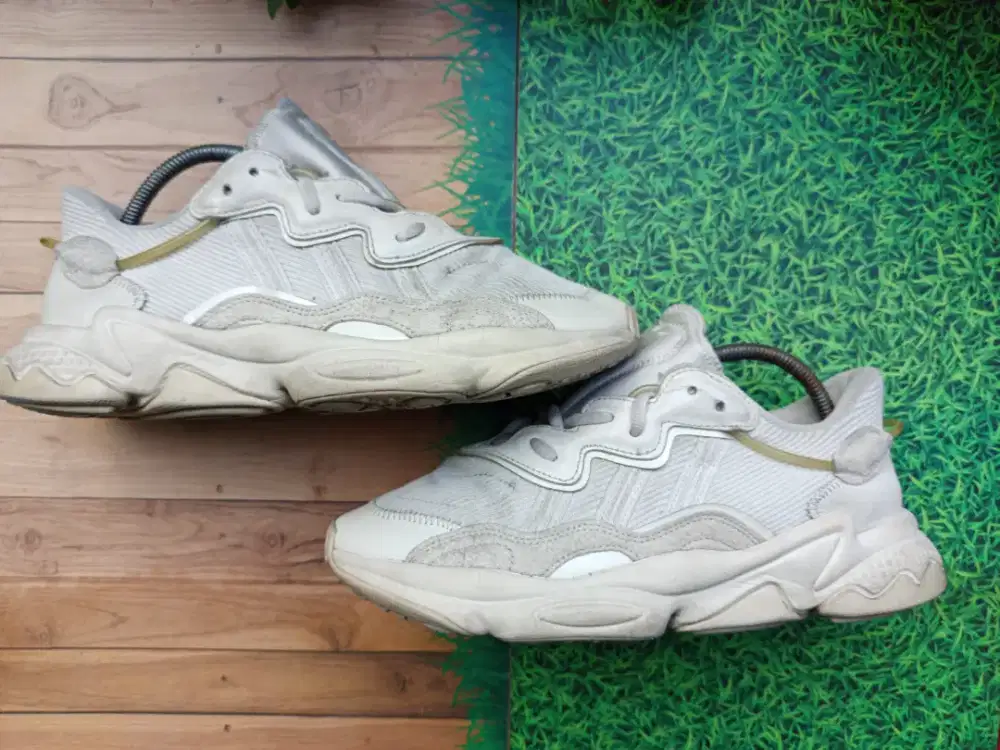 Adidas Ozweego Bliss (Chalk/Khaki) •Preloved,Second,Thrift•