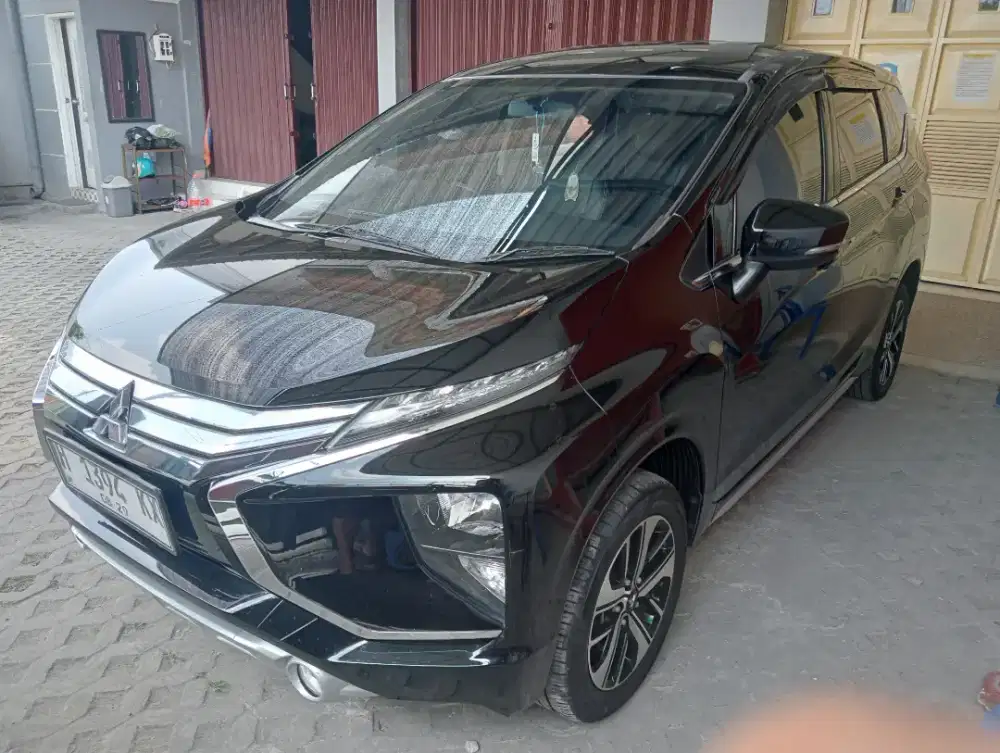 XPander Sport AT Hitam Metalik