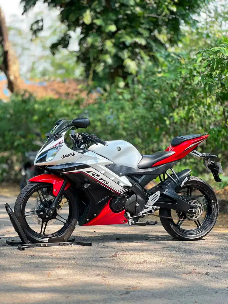 YAMAHA R15 V2 2017 MERAH PUTIH KM LOW PAJAK ON ANTI REWEL
