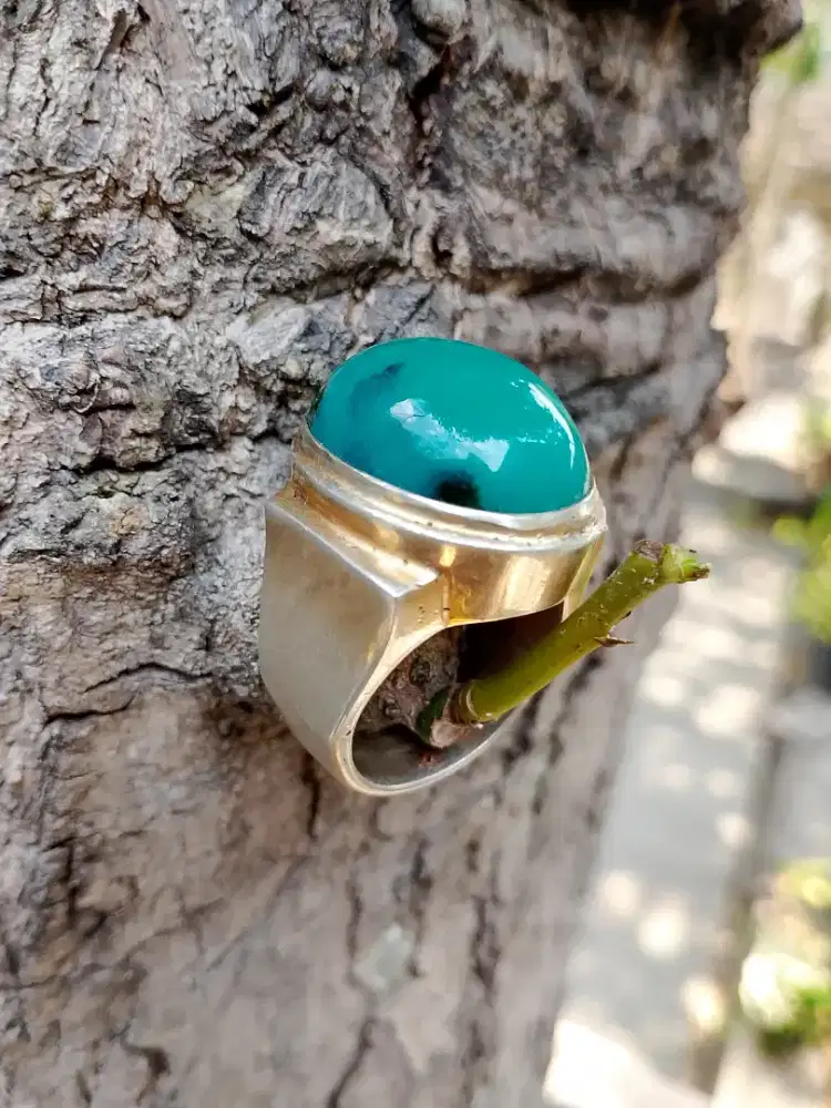 cincin perak berbatu