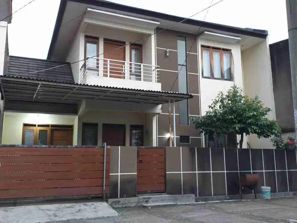 Rumah Siap Huni di Komplek Arcamanik Cisaranten Dekat Griya Yogya Arcamanik