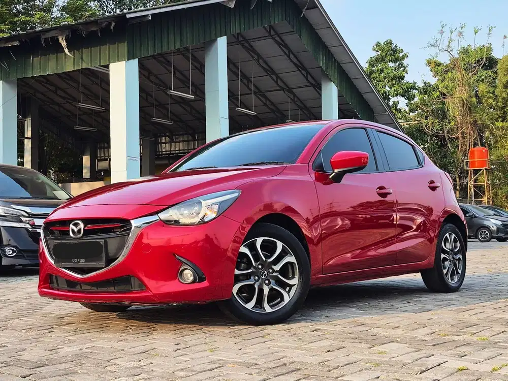 Mazda 2 R 1.5 AT Skyaktive 2016