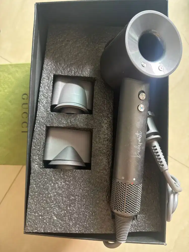 di jual hair dryer like Dyson berfungsi dengan baik
