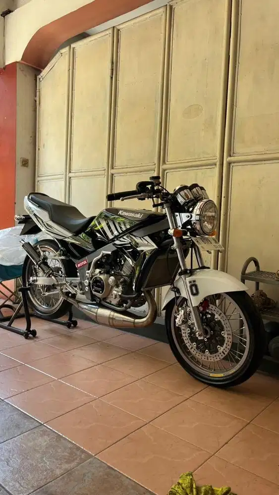 kawasaki ninja R 2003 kis