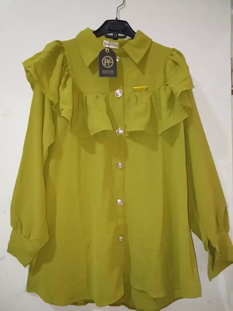 DIJUAL ATASAN NEW MASIH ADA TAG LABEL