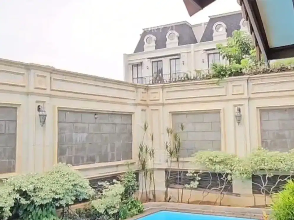 Dijual Rumah Dekat Taman Spathodea Jakarta Selatan