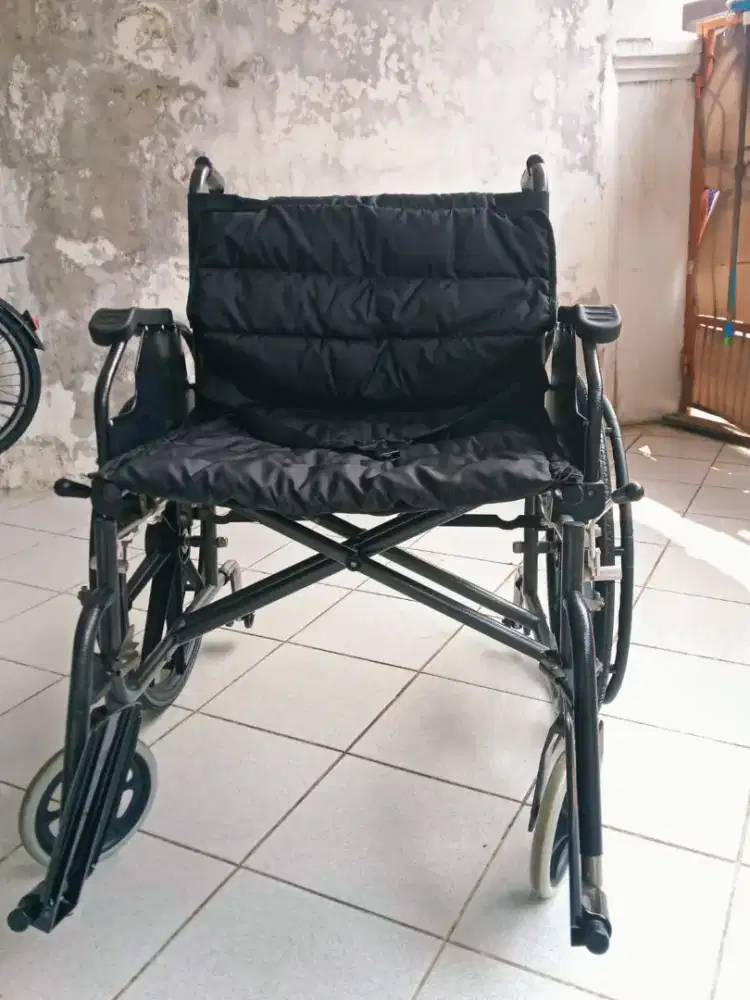 Kursi Roda Jumbo Avico