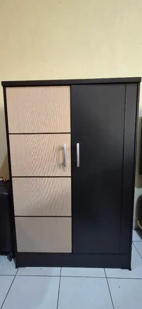 Dijual Lemari Pakaian Minimalis 2 Pintu