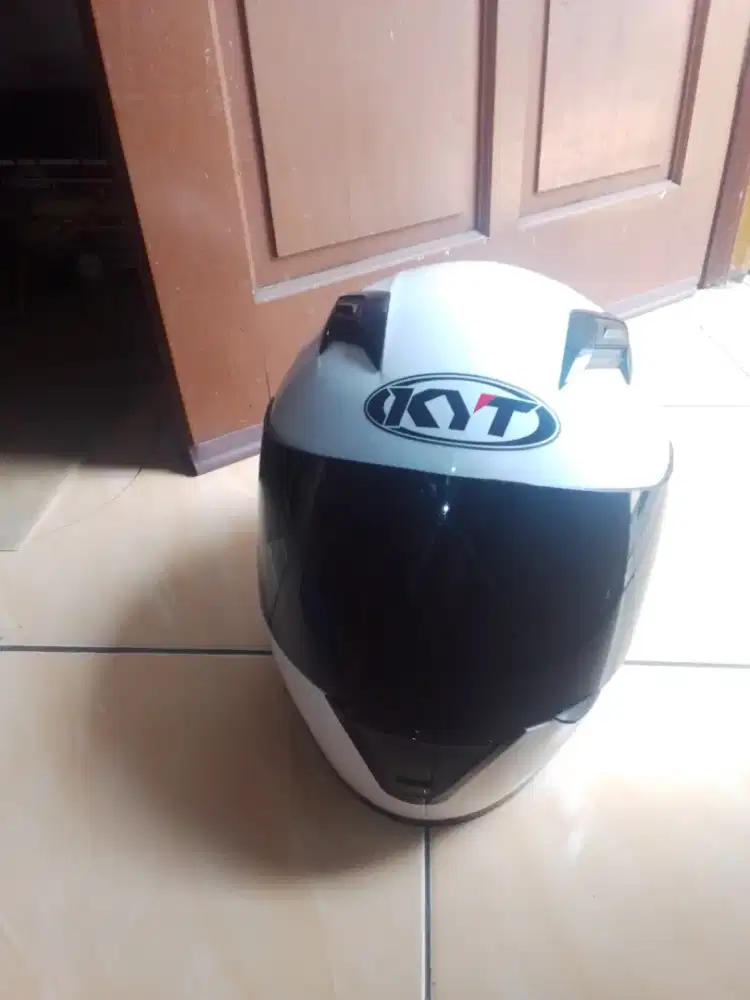 Helm seperti baru