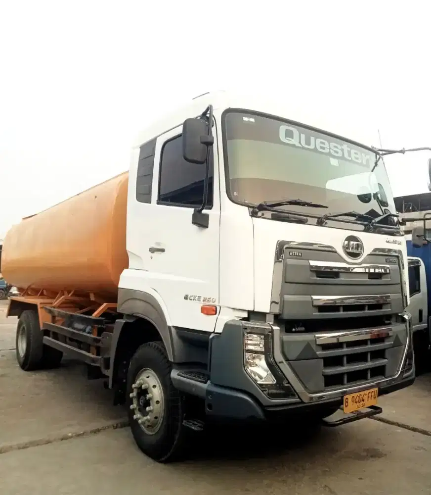 MULUS+banBARU MURAH UD trucks Quester engkel 4x2 CKE 250 tangki 2023
