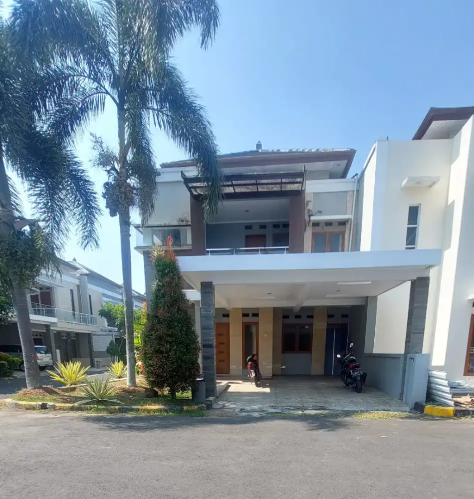 Di kontrakan rumah di pusat kota. Cluster System 1 Gate. Security 24hr