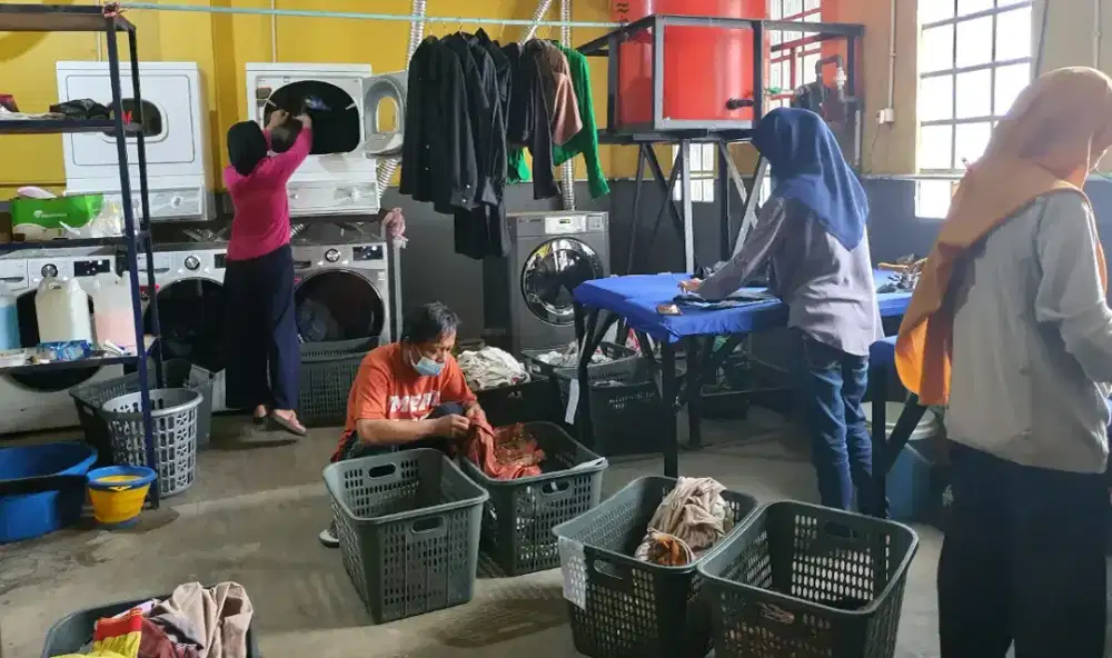 Laundry, kurir + cuci + packing