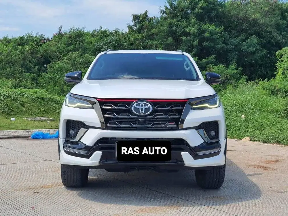 Toyota Fortuner VRZ 4x2 DIESEL AT 2021 Putih FACELIFT