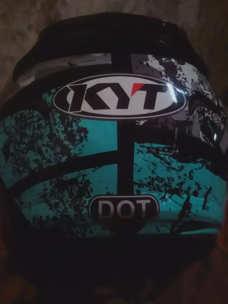 Jual helm KYT UK m