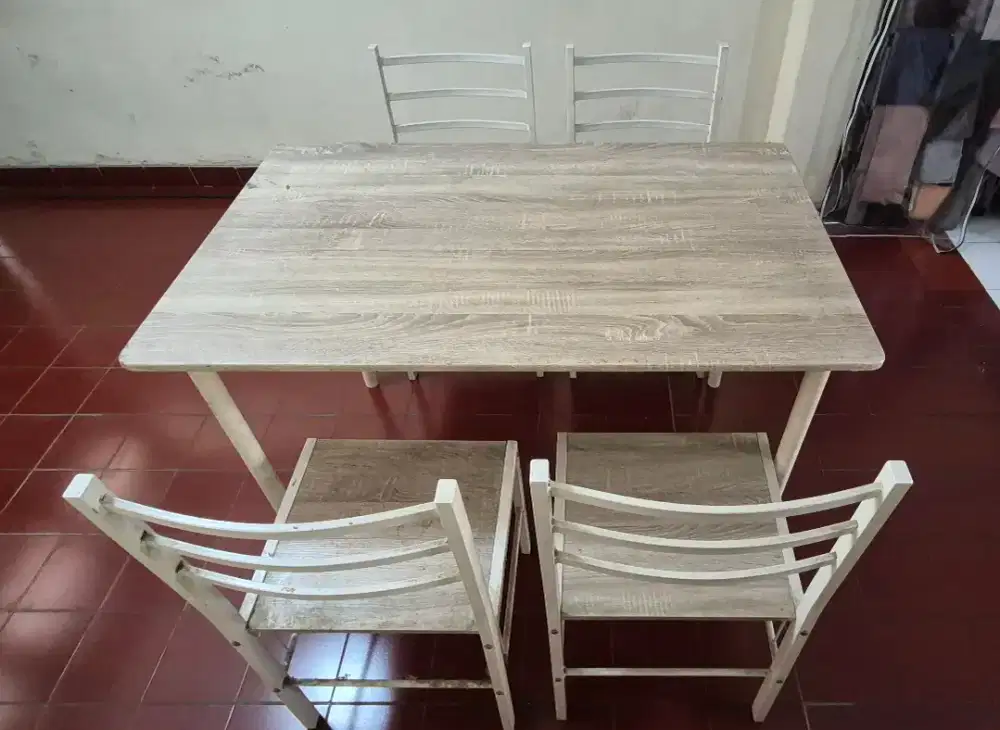 Dijual 1 Set Meja Makanan Minimalis Modern