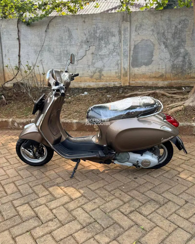 JUAL MURAH VESPA PRIMAVERA 150 3V 2015 MULUS