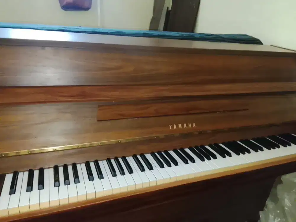PIANO YAMAHA LU-101