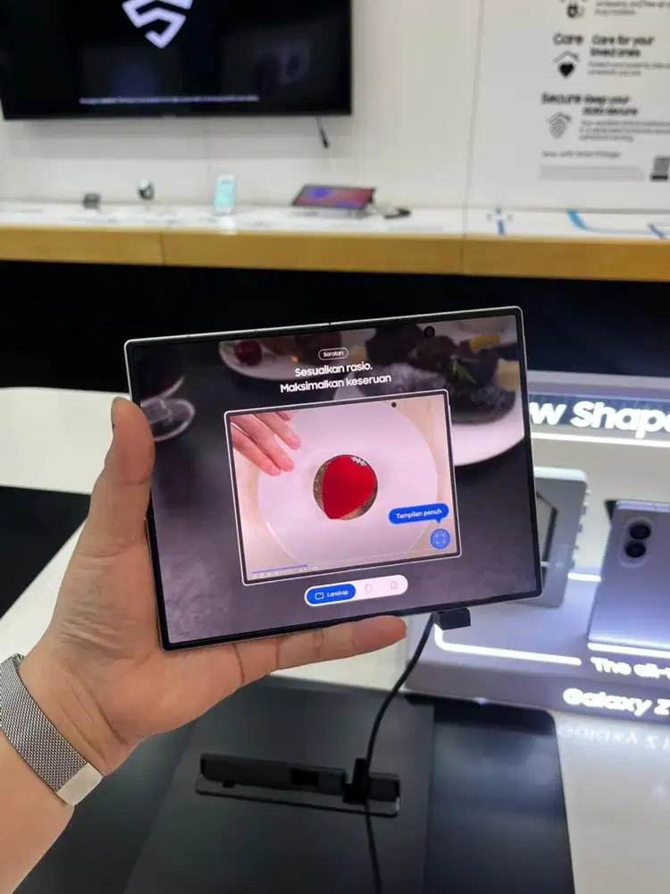 SAMSUNG GALAXY ZFOLD8 FREE VOUCHER 1Jtan