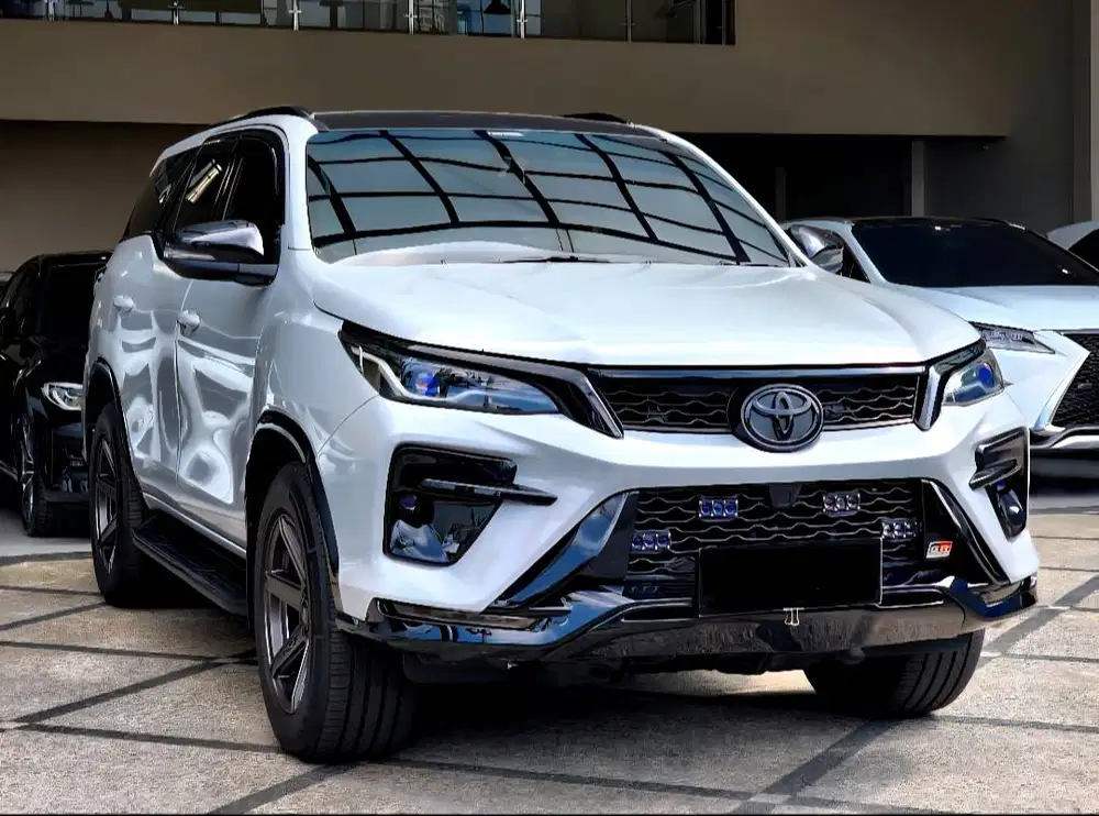 KM 60 RB TOYOTA FORTUNER DIESEL 2.4 G FACELIFT AUTOMATIC 2021 BLACK