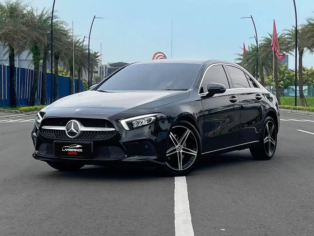 MERCEDES BENZ A200 1.3 PROGRESIVE LINE 2022 VERY LOW ODO HITAM
