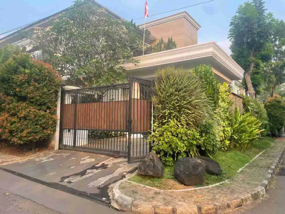 Rumah Megah Fasilitas Lengkap bebas banjir Ada Kolam Renang di komplek elit Menteng Bintaro pondok bintaro Tangerang Selatan