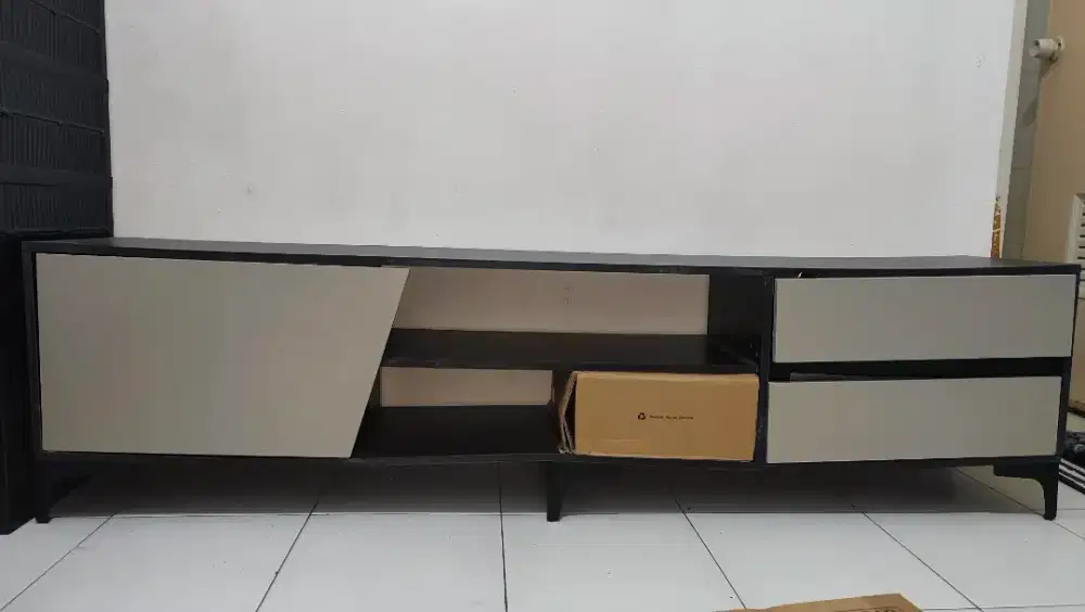 LEMARI TV 160 CM / RAK PENYIMPANAN SERBAGUNA