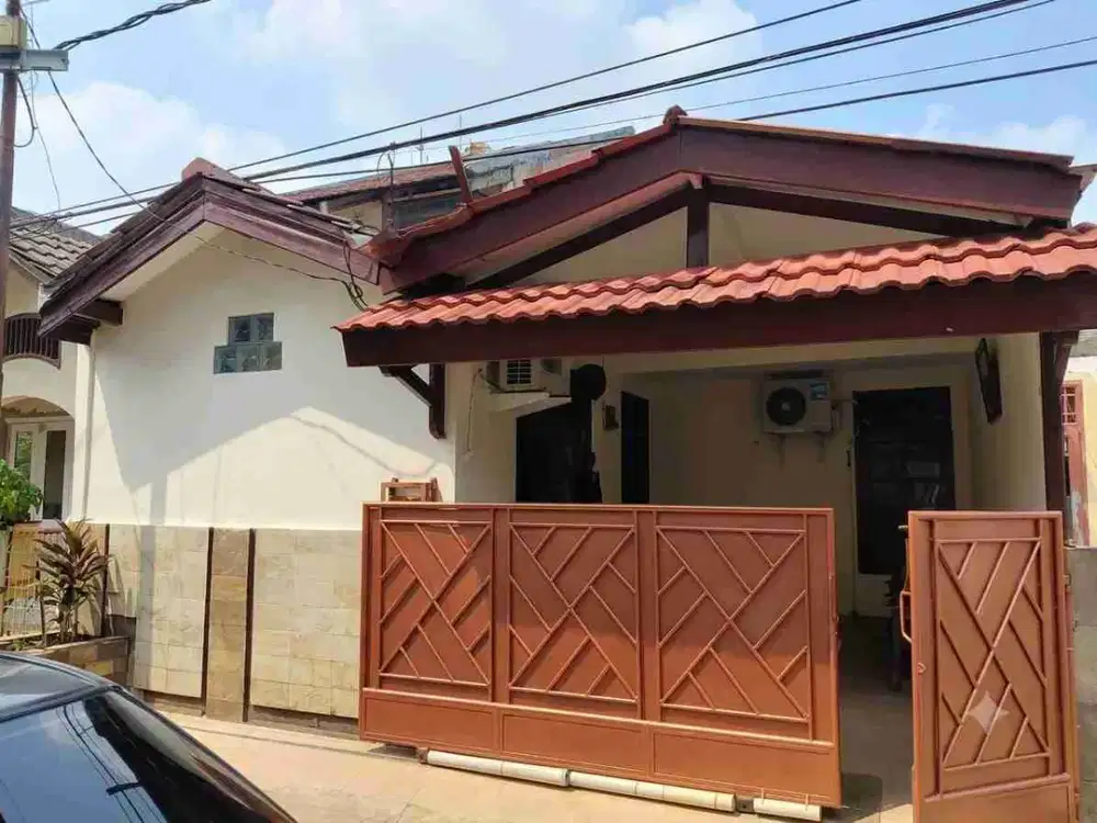Rumah Di Komplek Pamulang Indah Di lepas Hrg bersahabat