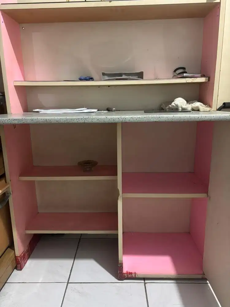 Rak sepatu dan meja belajar anak