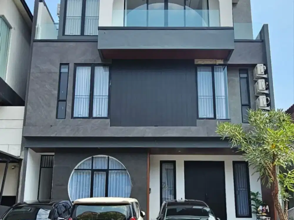 Turun Harga !! Rumah 3 Lantai Siap Huni Full Furnish Interior di Fullerton Citraland Surabaya Ada Poolnya