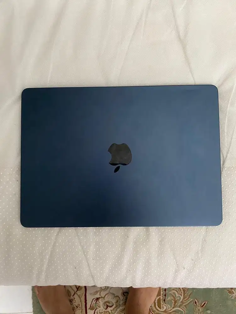 Jual Macbook Air M2 midnight black mulusss!