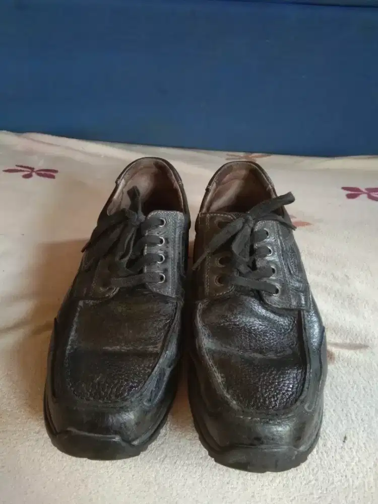 Jual cepet aja sepatu Pantopel & boots size 42 semua NO MINUS