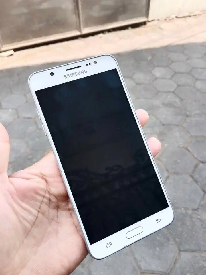 HP Legenda Kuat Tahan Lama Bisa NFC kartu Toll Samsung J7 2016 RAM 2 1