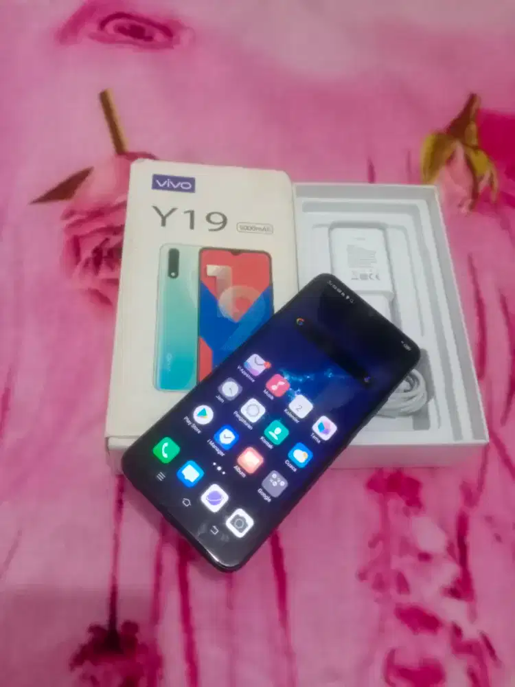 VIVO Y19 Ram 8GB fulset warna hitam