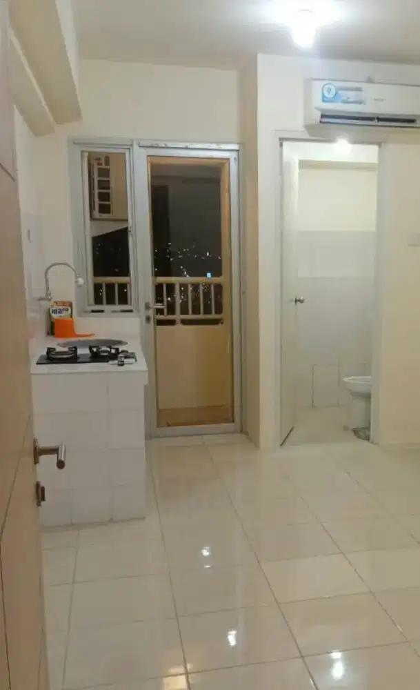 Disewakan Apartemen Educity studio ( Semifurnished )