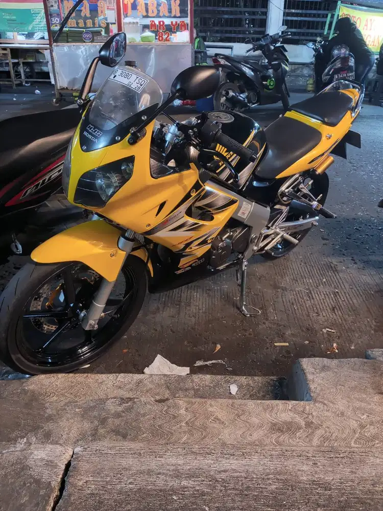 CBR 150R cbu thailand
