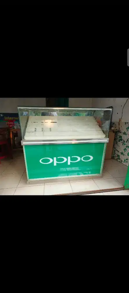 Etalase oppo uk 120