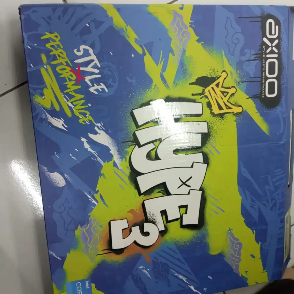 Axio 
Mybook hype 3
14inc full HD