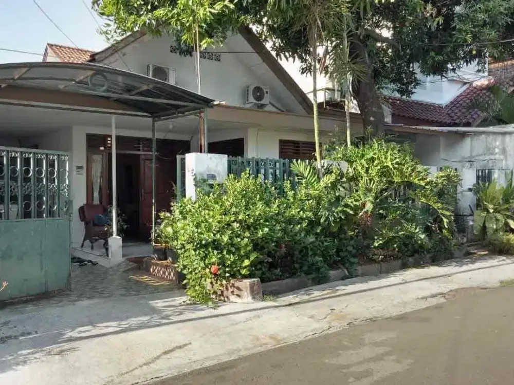 DIJUAL! RUMAH LOKASI STRATEGIS DI JL MENDAWAI KEBAYORAN BARU